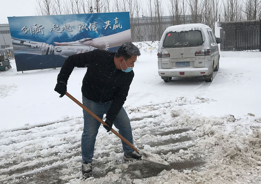 博陽機(jī)械：冬日掃雪、天寒暖人心