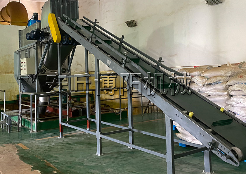 氫氧化鈉自動(dòng)破包機(jī) 無塵自動(dòng)拆袋機(jī)性能優(yōu)勢(shì)