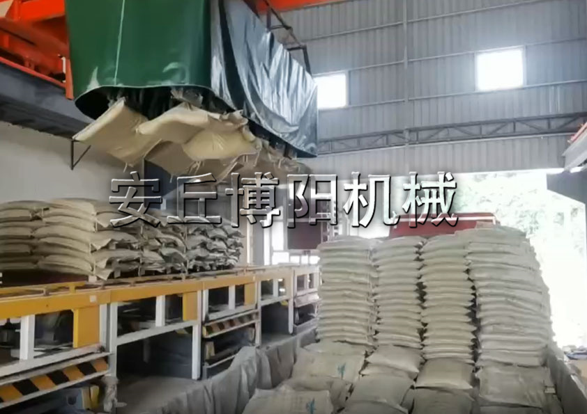 50kg編織袋桁架式自動(dòng)裝車機(jī)的特點(diǎn)是什么？
